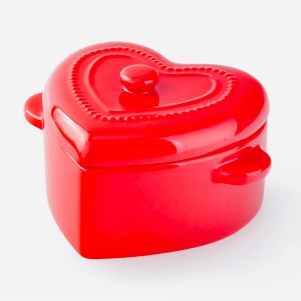 Target Bullseye Playground Valentine’s Day Ceramic Red Heart Shaped Dutch Oven